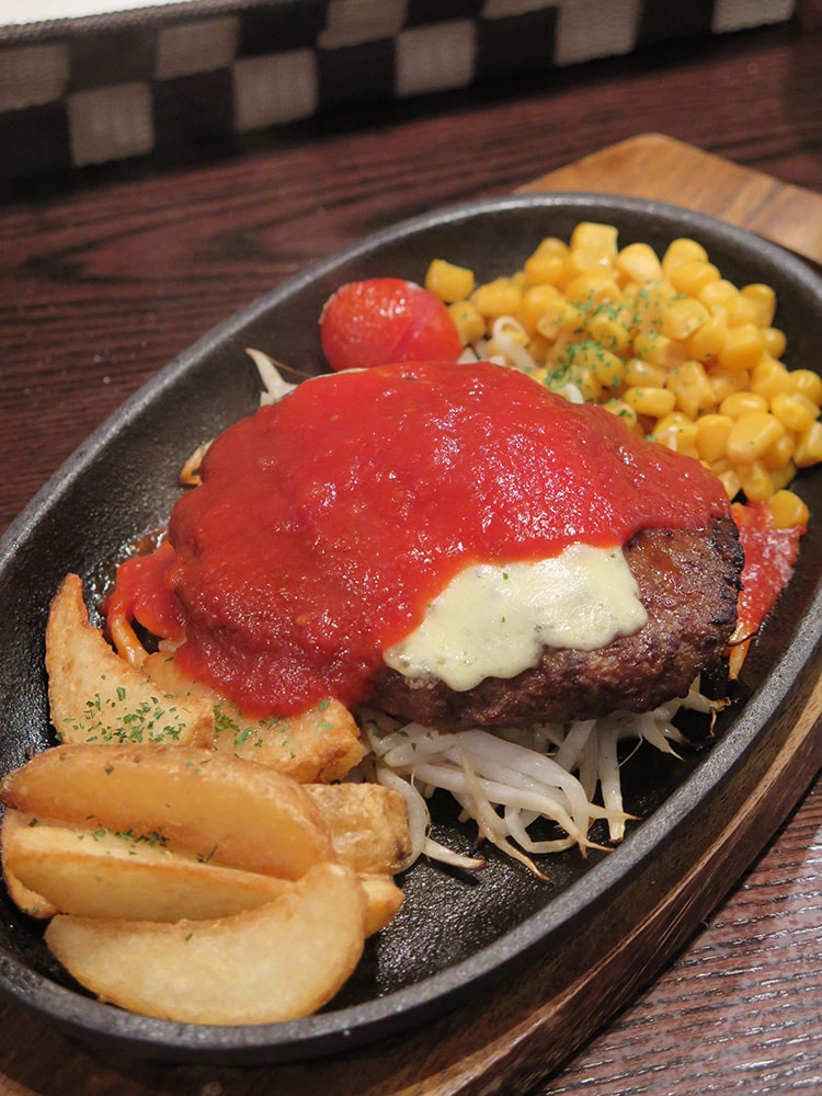 BEEF100%粗挽き源’sハンバーグトマトソース