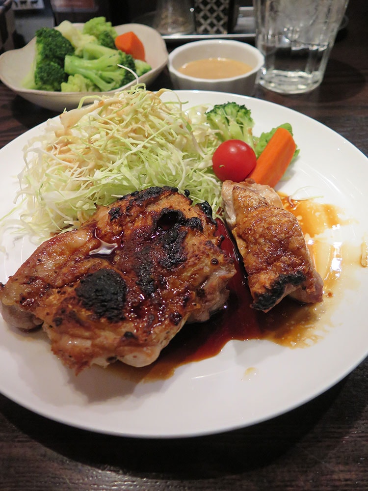 メガ鶏ももステーキ
